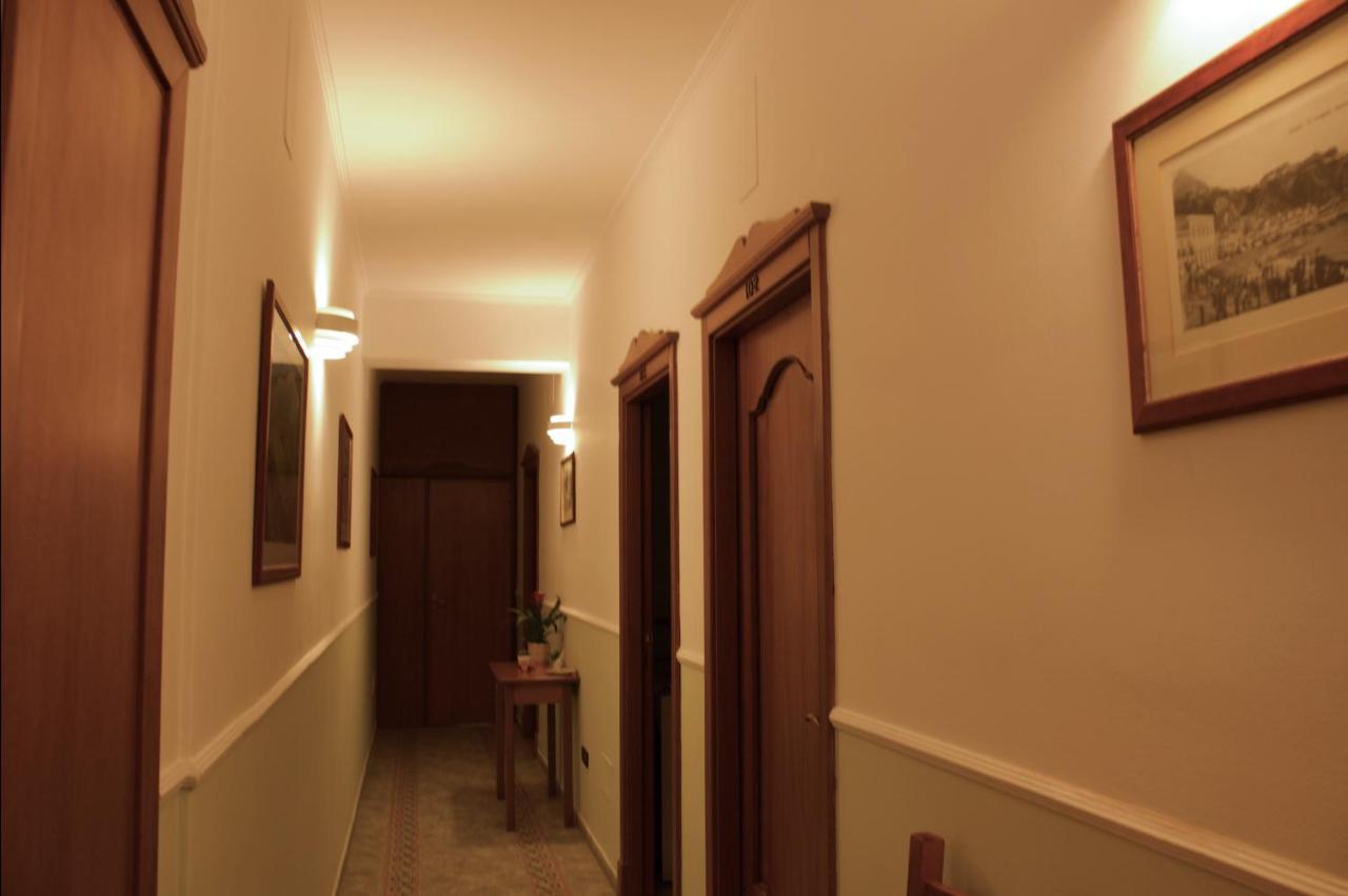 Bed and Breakfast La Trinacria Джардіні-Наксос Екстер'єр фото